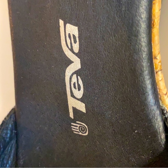 Teva-The Riviera wedge heel Mary Janes in Black.In excellent condition.Size 8 - Picture 4 of 7